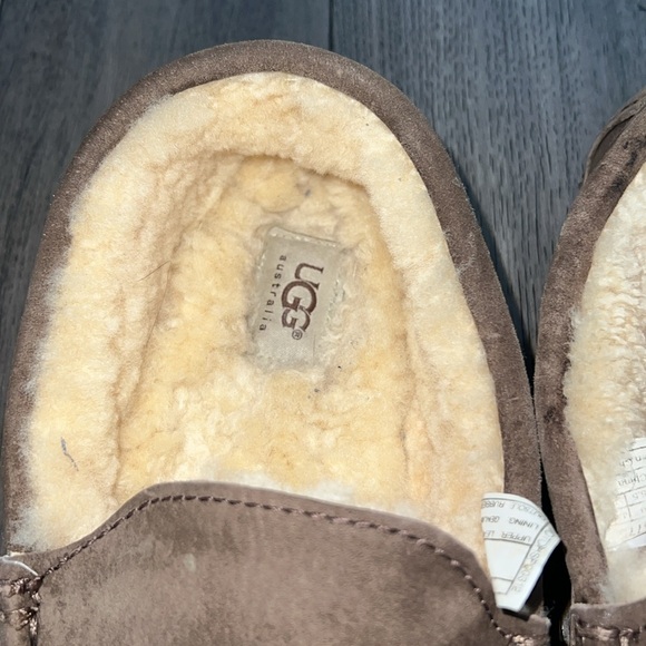 Mens Ugg Australia suede loafers/slippers - Picture 3 of 12